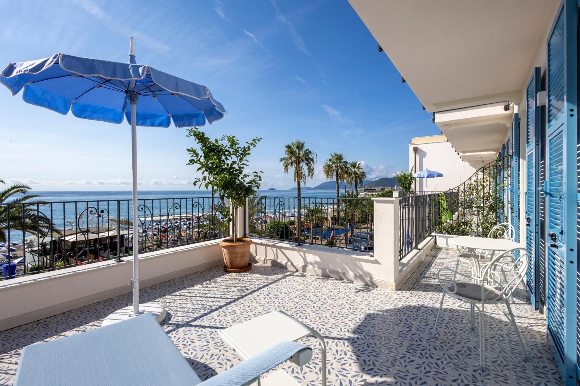 A'Mare Boutique Hotel & Spa Pietra Ligure Exterior photo