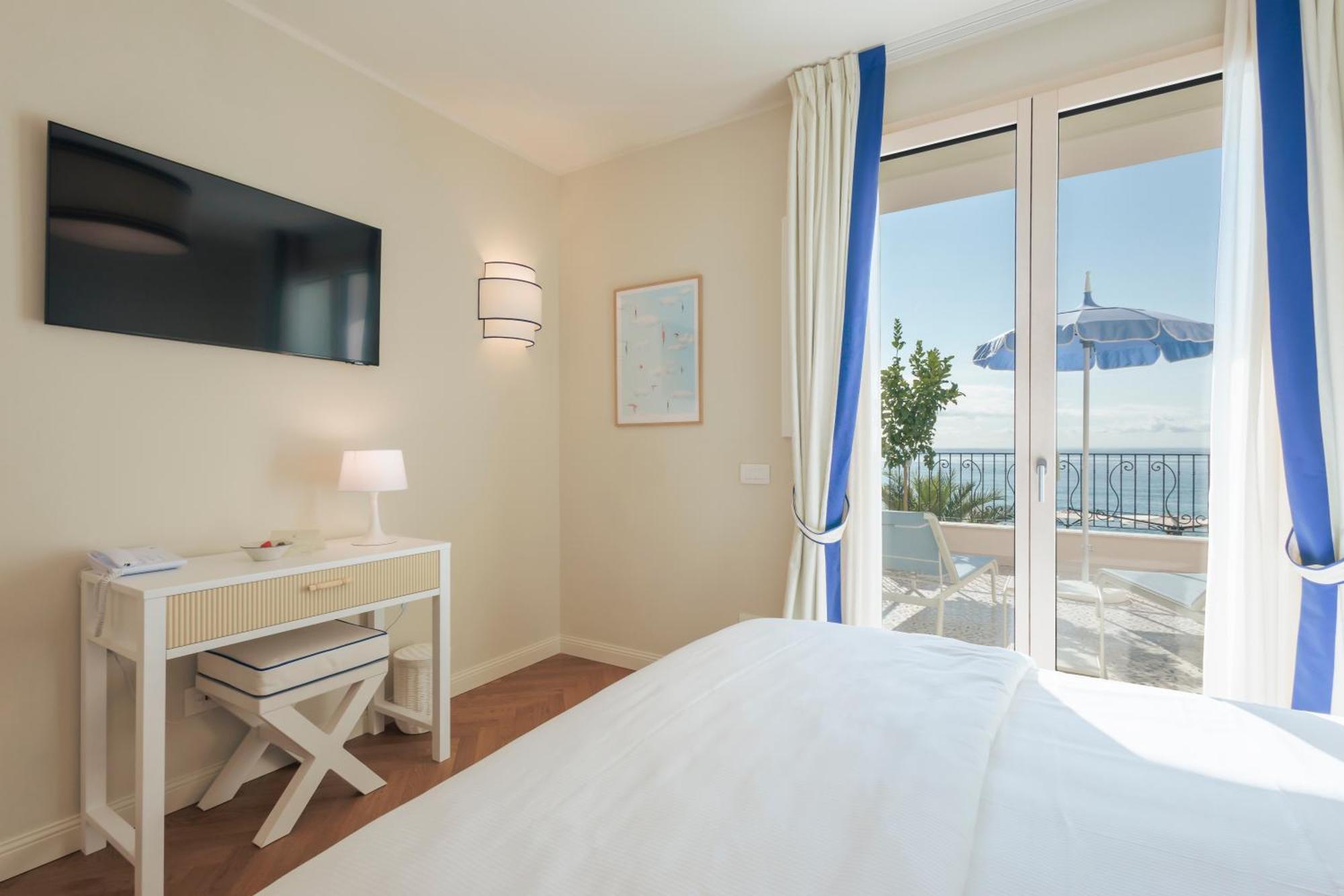 A'Mare Boutique Hotel & Spa Pietra Ligure Exterior photo